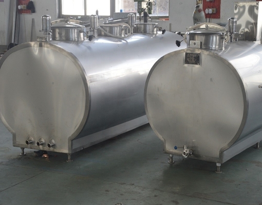 1500Lステンレス鉄製ミルク輸送タンクトラック 乳製品配送サービス