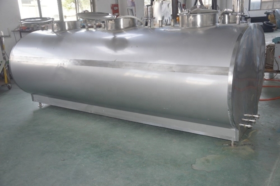1500Lステンレス鉄製ミルク輸送タンクトラック 乳製品配送サービス