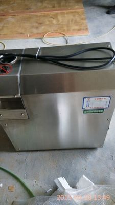 75KG 食品衛生用ステンレス鋼 4 ローラー 砂糖甘草汁機 汁の生産量
