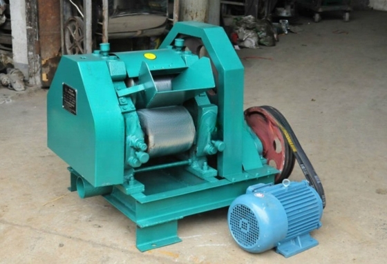 食品飲料 5.5kw フルオートマティック 4T/H 産業用甘草汁機