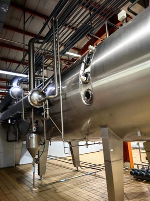 2000 KG 完全乳粉をPLCで満たす加工機