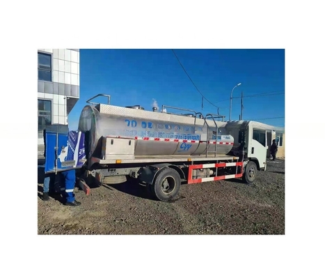 処理と貯蔵の効率化のための5000L冷蔵ミルクタンカー