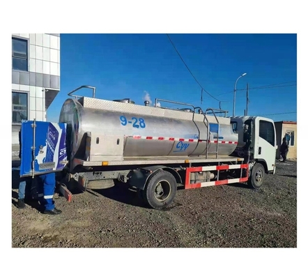 処理と貯蔵の効率化のための5000L冷蔵ミルクタンカー