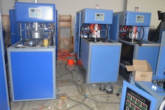 110v/220v/380v/415v/480v 電圧 半自動 5 ガロン プラスチックのボトル吹き機