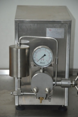 1.5 KW 乳製品産業用実験室ホモゲナイザー 小規模生産 755*520*935mm