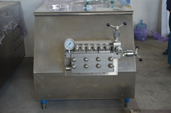 ヨーグルト生産ラインのための4000L/H 40mpaミルク高圧ホモゲナイザー
