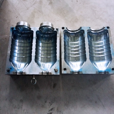 5L PET水瓶吹き機 模具付き 先進的なPETプラスチック製造