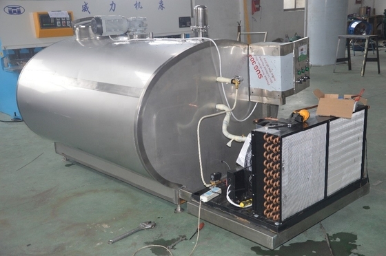 デザイン 5000L 水平衛生用ステンレス鋼ミルク冷却タンク 牛乳加工