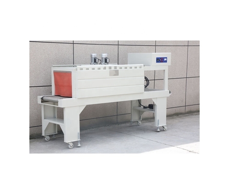 半自動収縮ラベルパッケージングマシン 220V/380Vの電圧でパッケージング